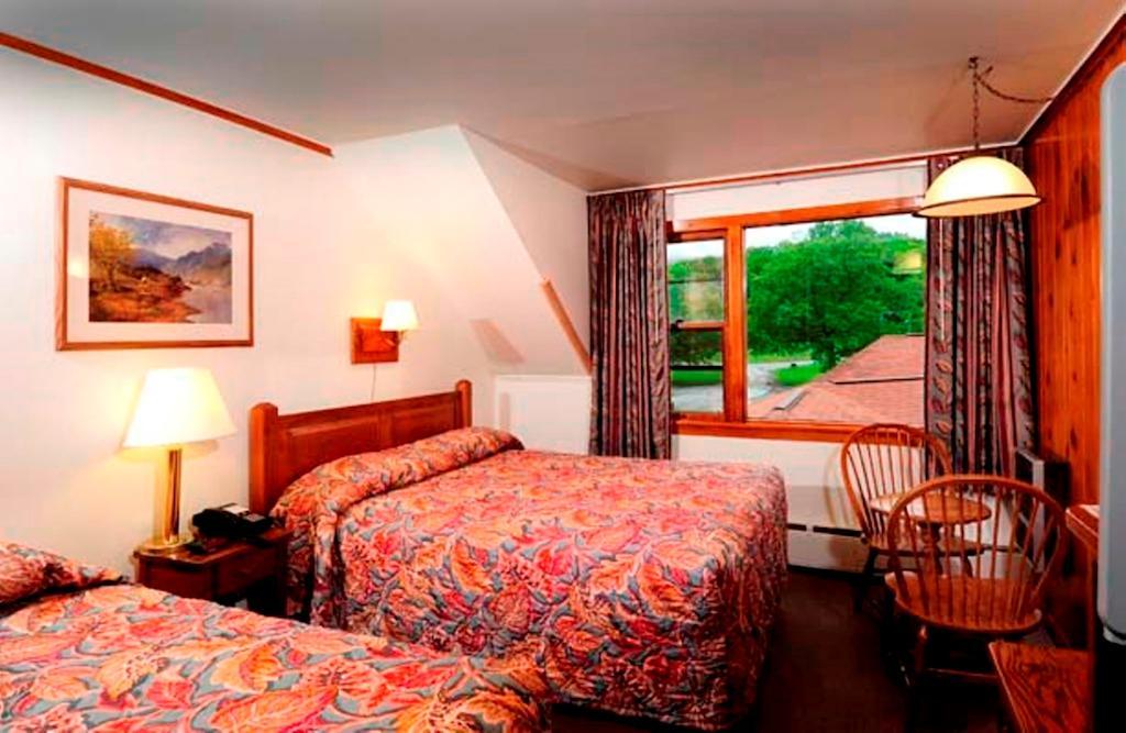 Cacapon State Park Lodge بيركلي سبرينغز الغرفة الصورة